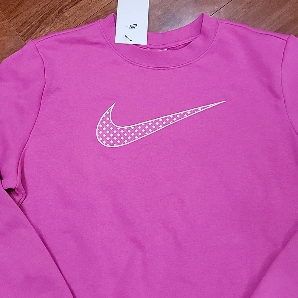 NWT Women's Nike crew neck sweatshirt - Picture 2 of 5